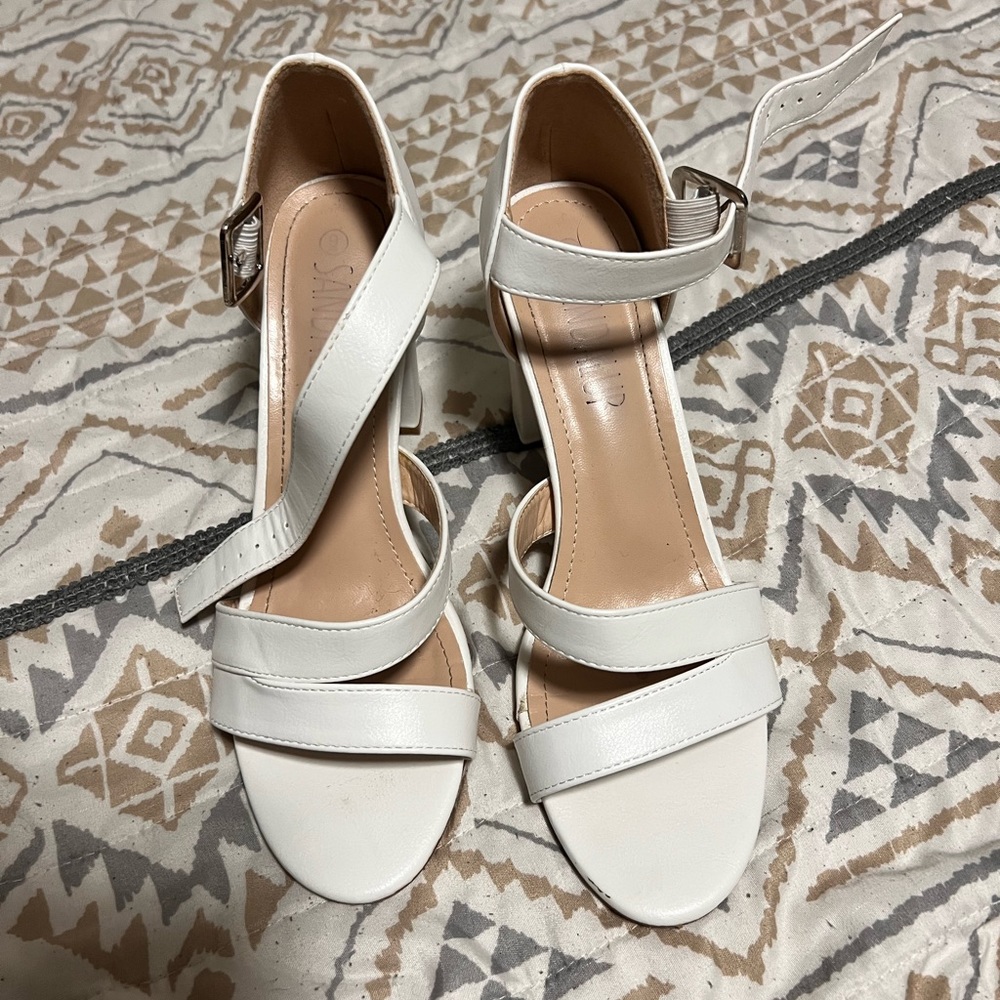 White summer/spring faux leather heels
